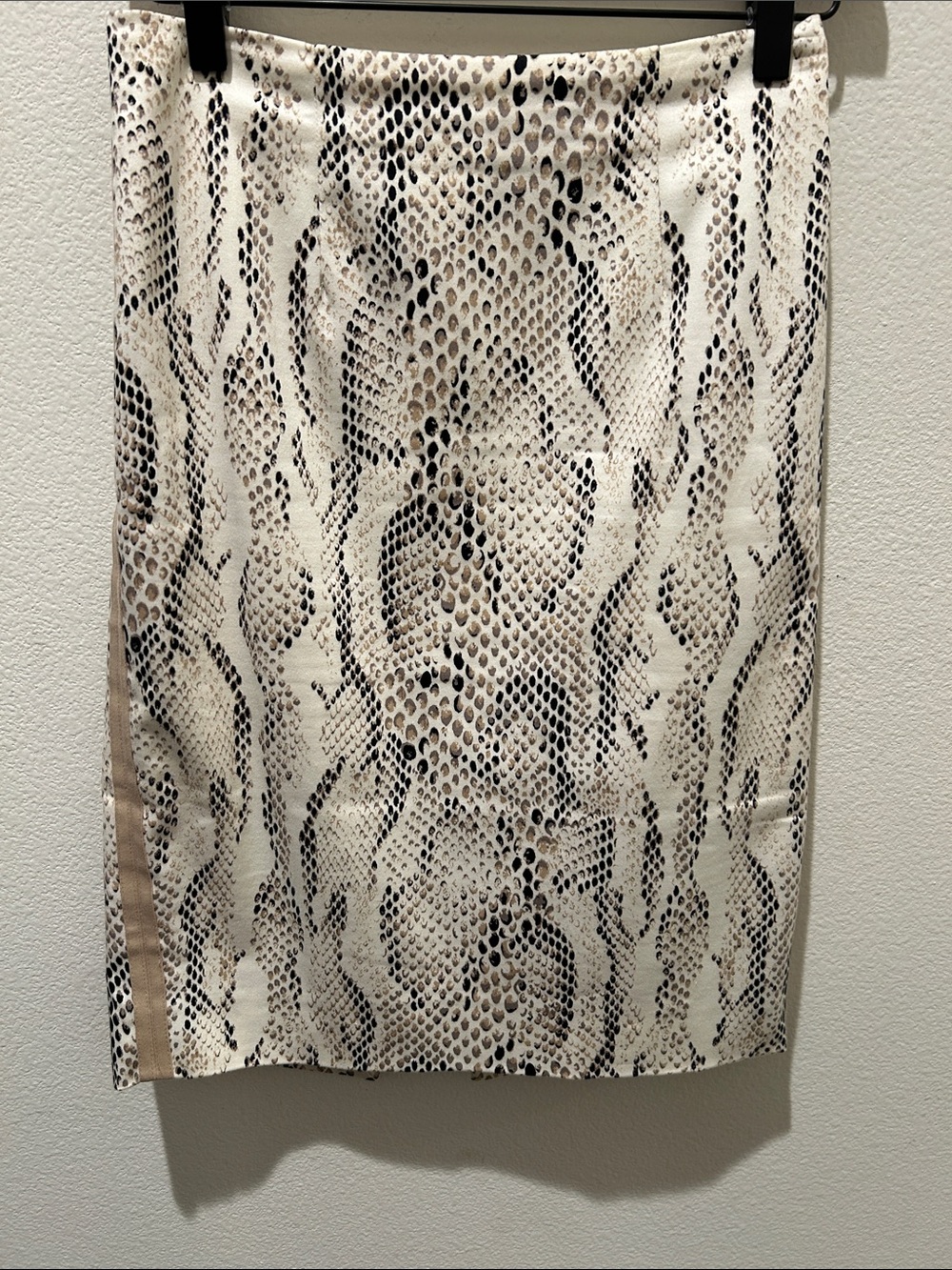 WHBM Snake-Print pencil Skirt in Beige & Black